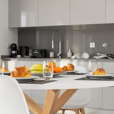 Sunset Views - By Sch 纳扎雷